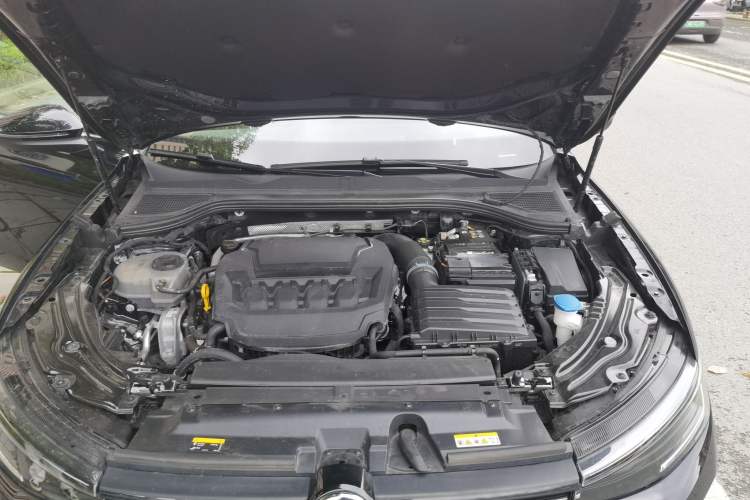Used Volkswagen Passat 2025 Pro 380TSI Dragon Glory Edition Engine Bay