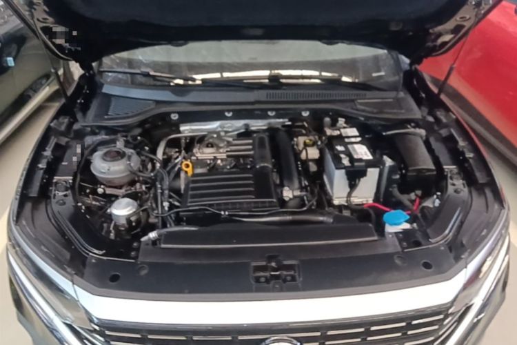 Used Volkswagen Passat 2025 Outstanding Model 280TSI Business Edition Engine Bay