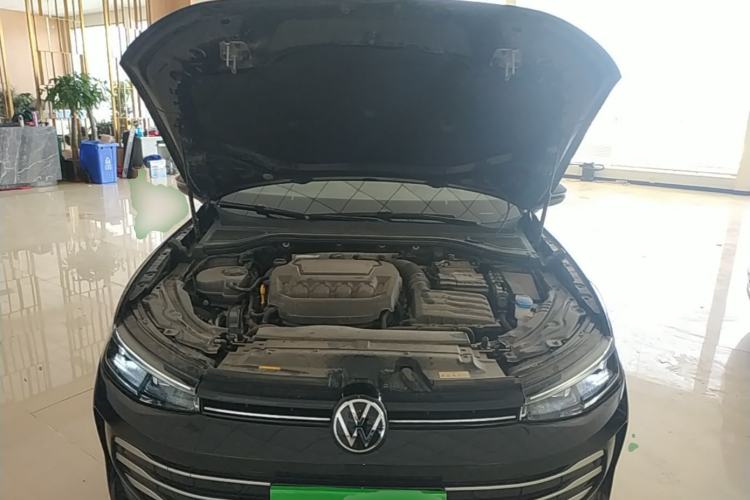 Used Volkswagen Passat 2025 Pro 380TSI Dragon Glory Edition Engine Bay