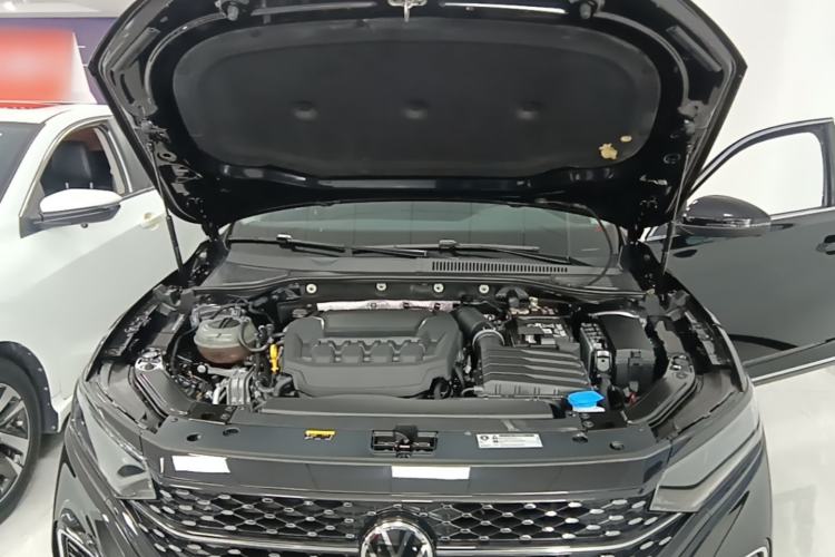 Used Volkswagen Passat 2025 Outstanding Model 380TSI Starry Dragon Edition Engine Bay