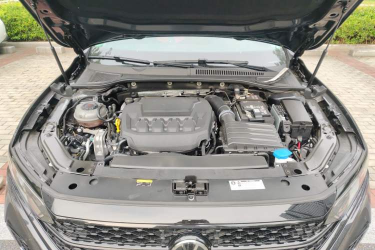 Used Volkswagen Passat 2025 Outstanding Model 380TSI Starry Dragon Glorious Edition Engine Bay