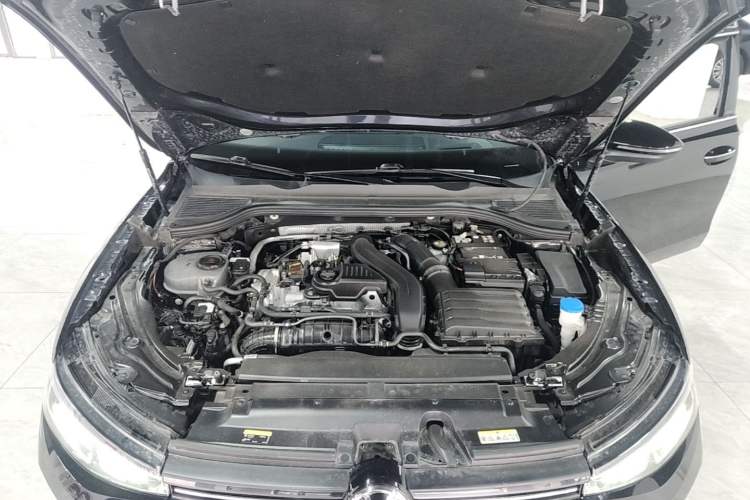 Used Volkswagen Passat 2025 Pro 300TSI Dragon Glory Edition Engine Bay