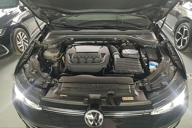 Used Volkswagen Passat 2025 Pro 380TSI Dragon Glory Edition Engine Bay