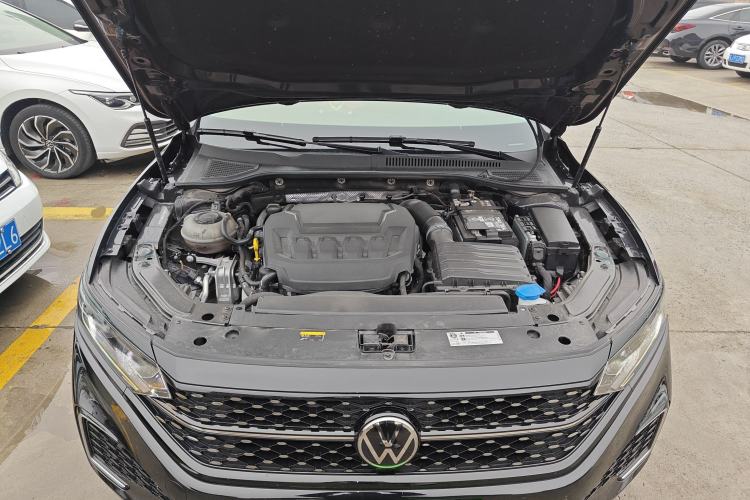Used Volkswagen Passat 2025 Outstanding Model 380TSI Starry Dragon Edition Engine Bay