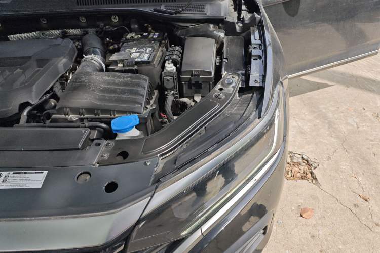 Used Volkswagen Passat 2025 Premium Version 380TSI Dragon Edition Engine Bay Left