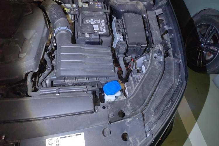 Used Volkswagen Passat 2025 Outstanding Model 380TSI Starry Dragon Edition Engine Bay Left