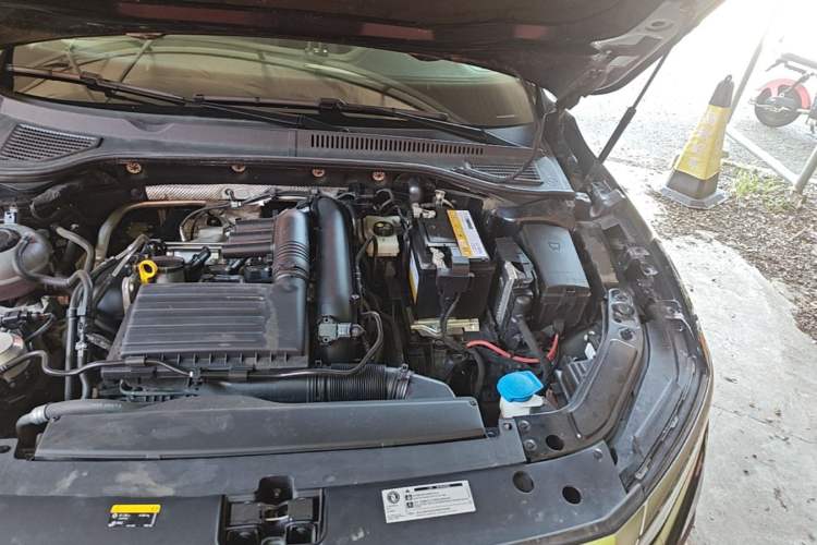 Used Volkswagen Passat 2025 Outstanding Model 280TSI Business Edition Engine Bay Left