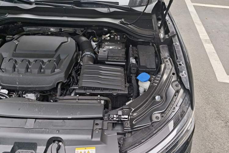 Used Volkswagen Passat 2025 Pro 380TSI Dragon Edition Engine Bay Left
