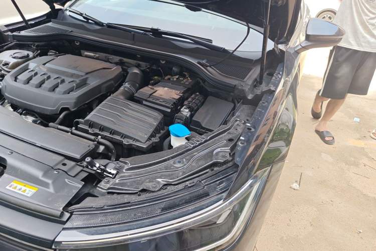 Used Volkswagen Passat 2025 Pro 380TSI Starry Dragon Edition Engine Bay Left
