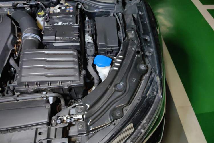 Used Volkswagen Passat 2025 Pro 380TSI Dragon Edition Engine Bay Left