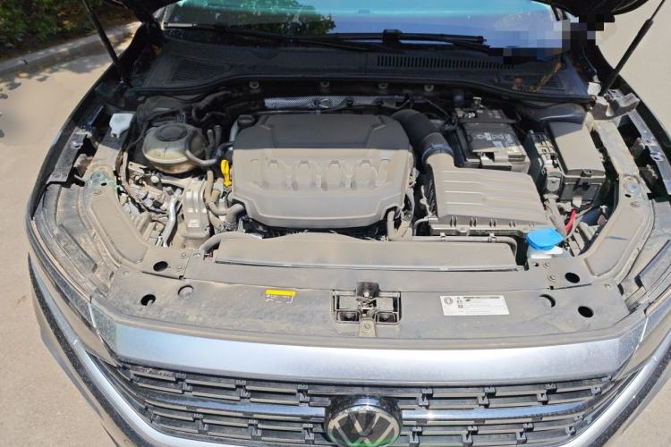 Used Volkswagen Passat 2025 Premium Version 380TSI Dragon Edition Engine Bay