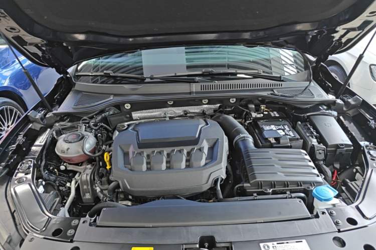 Used Volkswagen Passat 2025 Premium Version 380TSI Dragon Edition Engine Bay
