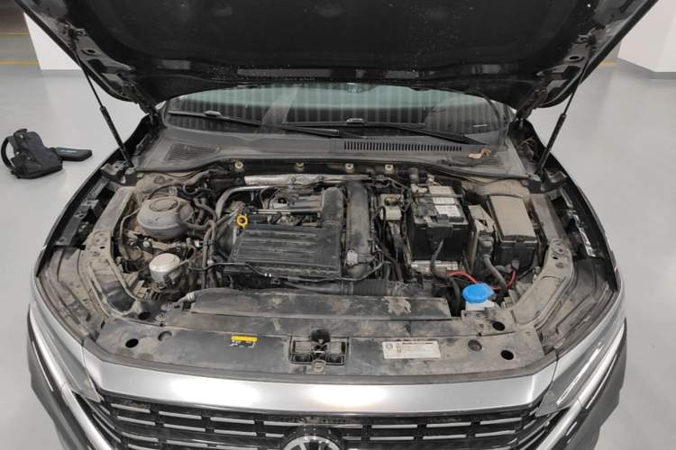 Used Volkswagen Passat 2025 Outstanding Model 280TSI Business Edition Engine Bay
