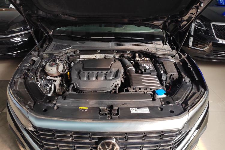 Used Volkswagen Passat 2025 Premium Version 380TSI Dragon Edition Engine Bay
