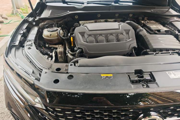 Used Volkswagen Passat 2025 Outstanding Model 380TSI Starry Dragon Edition Engine Bay Right