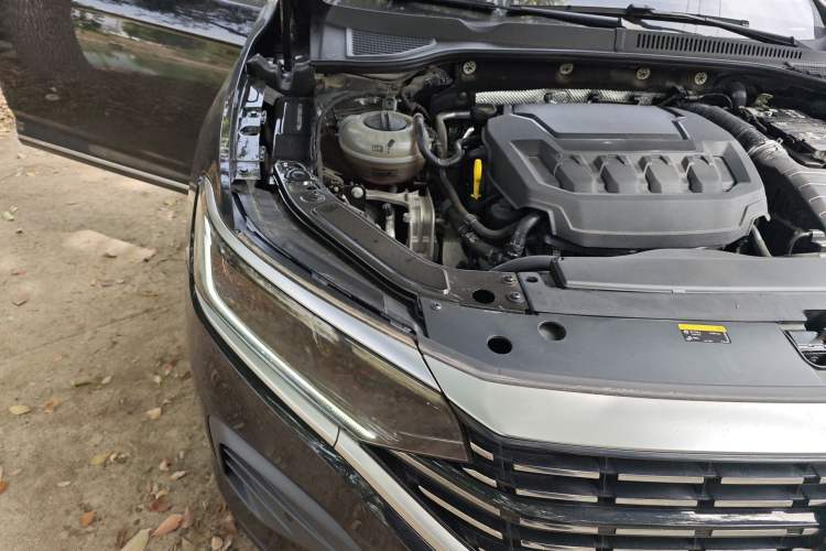 Used Volkswagen Passat 2025 Premium Version 380TSI Dragon Edition Engine Bay Right
