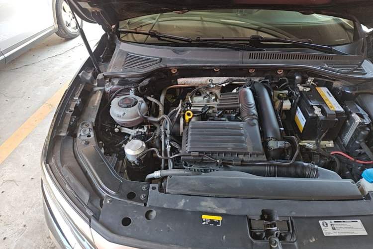 Used Volkswagen Passat 2025 Outstanding Model 280TSI Business Edition Engine Bay Right