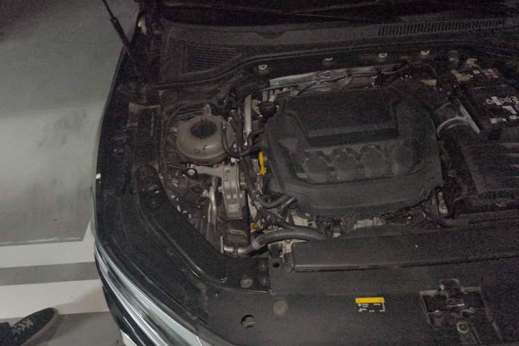 Used Volkswagen Passat 2025 Premium Version 380TSI Dragon Edition Engine Bay Right