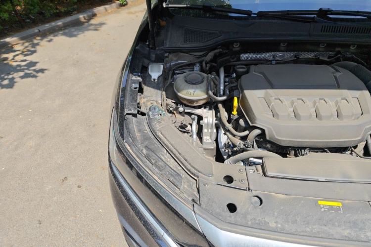 Used Volkswagen Passat 2025 Premium Version 380TSI Dragon Edition Engine Bay Right