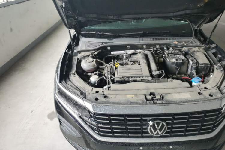 Used Volkswagen Passat 2025 Outstanding Model 280TSI Business Edition Engine Bay Right