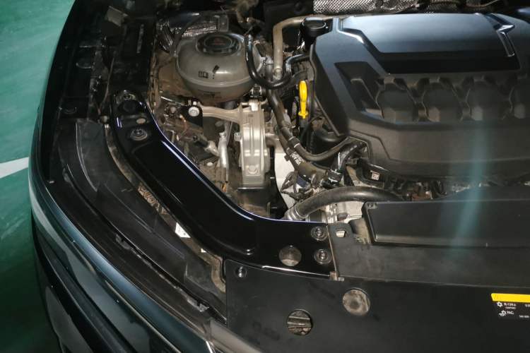 Used Volkswagen Passat 2025 Outstanding Model 380TSI Dragon Glory Edition Engine Bay Right