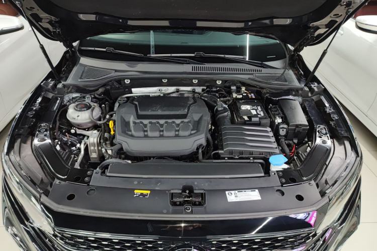 Used Volkswagen Passat 2025 Outstanding Model 330TSI Starry Elite Edition Engine Bay