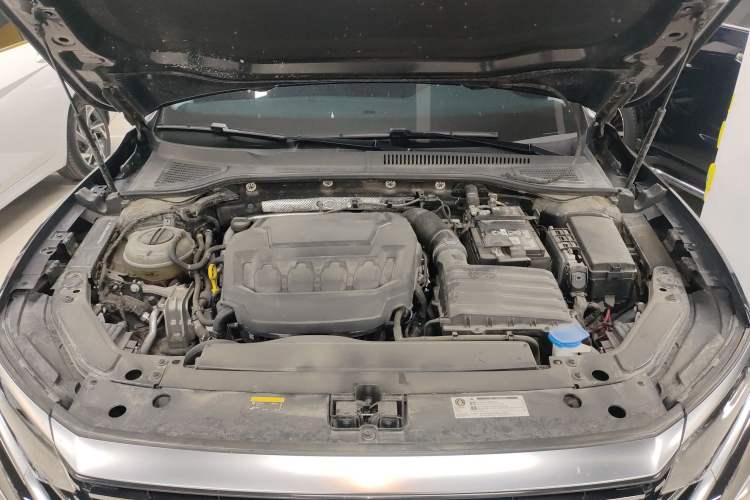 Used Volkswagen Passat 2025 Premium Version 380TSI Dragon Edition Engine Bay