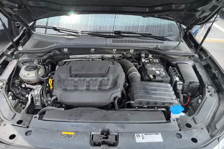 Used Volkswagen Passat 2025 Premium Version 380TSI Dragon Edition Engine Bay