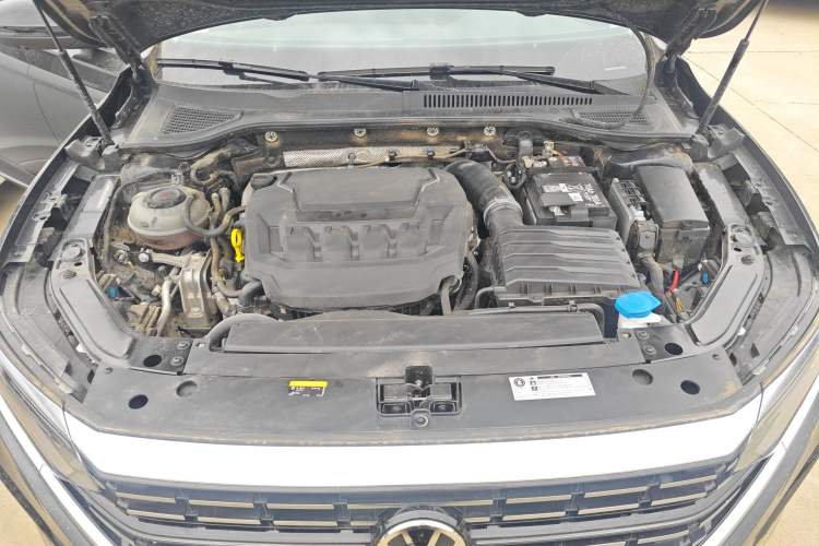 Used Volkswagen Passat 2025 Outstanding Model 380TSI Dragon Glory Edition Engine Bay