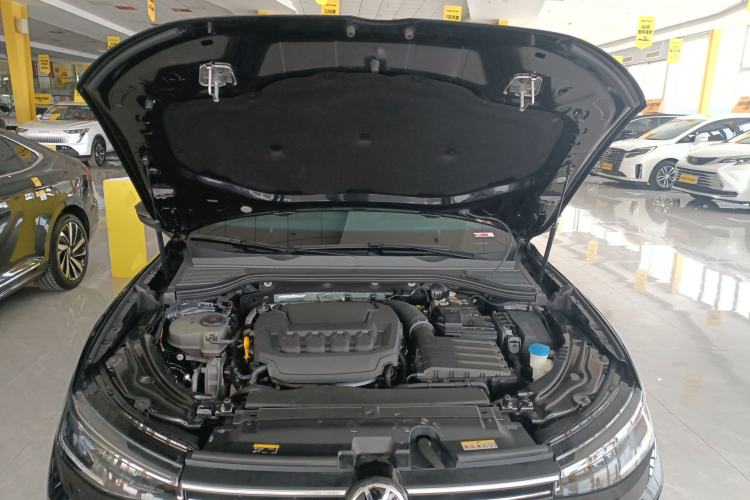 Used Volkswagen Passat 2025 Pro 380TSI Dragon Glory Edition Engine Bay