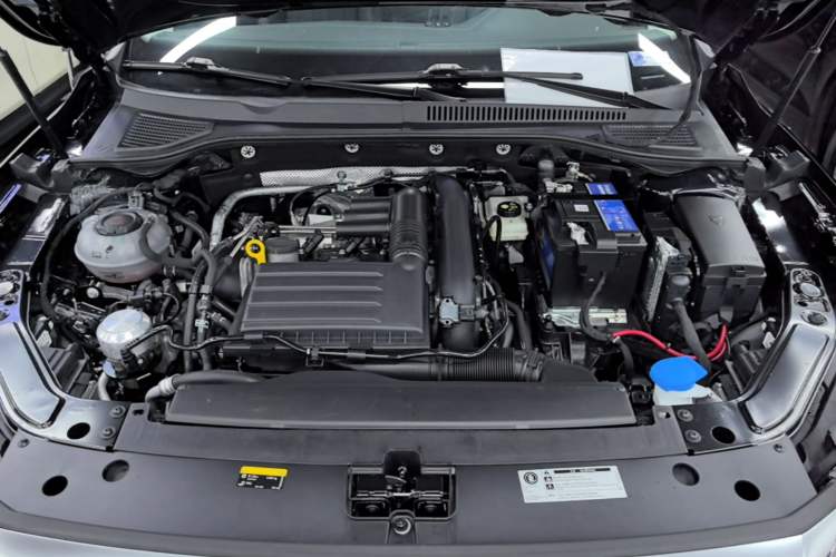 Used Volkswagen Passat 2025 Outstanding Model 280TSI Business Edition Engine Bay