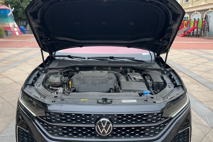 Used Volkswagen Passat 2025 Outstanding Model 380TSI Starry Dragon Edition Engine Bay