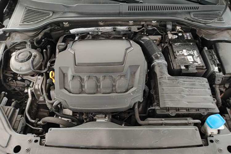 Used Volkswagen Passat 2025 Premium Version 380TSI Dragon Edition Engine Bay