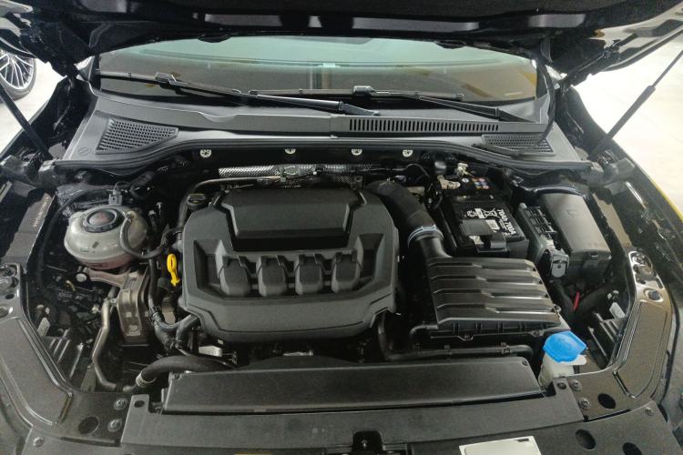 Used Volkswagen Passat 2025 Outstanding Model 380TSI Starry Dragon Edition Engine Bay
