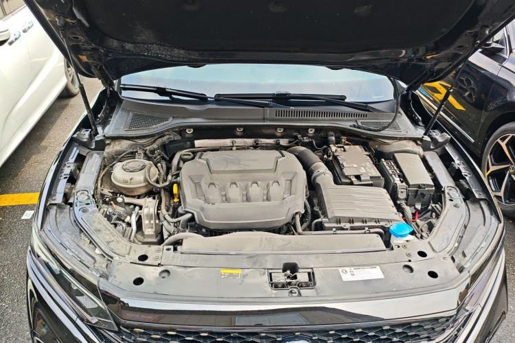 Used Volkswagen Passat 2025 Outstanding Model 380TSI Starry Dragon Glorious Edition Engine Bay