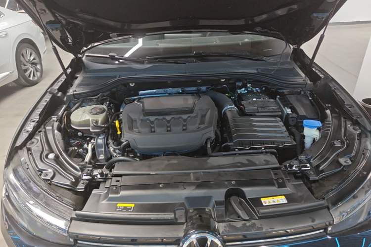 Used Volkswagen Passat 2025 Pro 380TSI Dragon Glory Edition Engine Bay