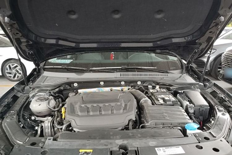 Used Volkswagen Passat 2025 Outstanding Model 380TSI Starry Dragon Edition Engine Bay