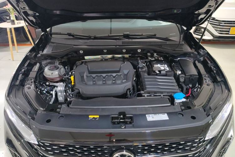 Used Volkswagen Passat 2025 Outstanding Model 330TSI Starry Elite Edition Engine Bay
