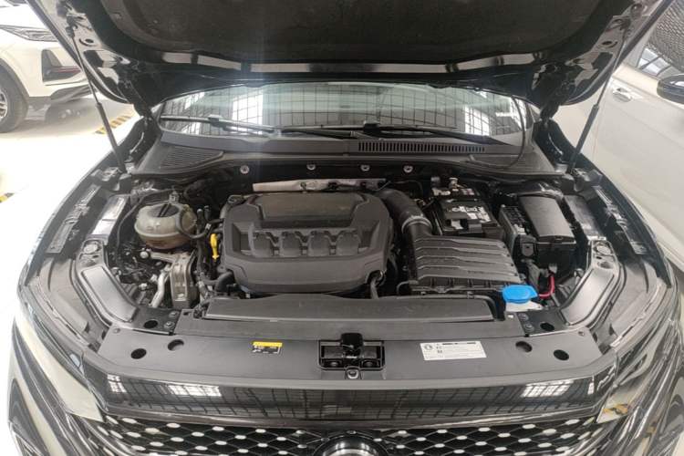 Used Volkswagen Passat 2025 Outstanding Model 380TSI Starry Dragon Edition Engine Bay