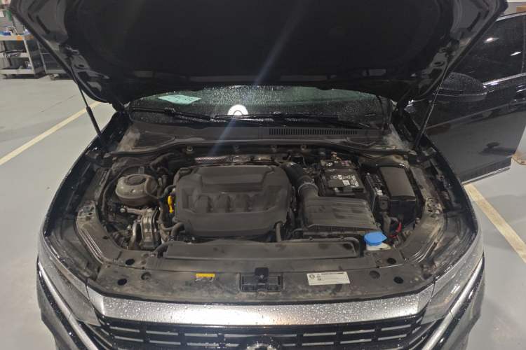 Used Volkswagen Passat 2025 Premium Version 380TSI Dragon Edition Engine Bay