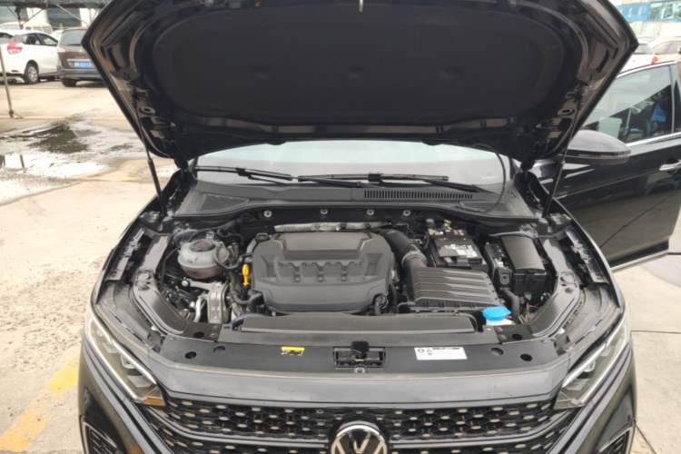 Used Volkswagen Passat 2025 Outstanding Model 380TSI Starry Dragon Glorious Edition Engine Bay