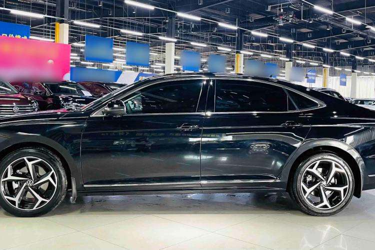 Used Volkswagen Passat 2025 Outstanding Model 380TSI Starry Dragon Edition Exterior 1