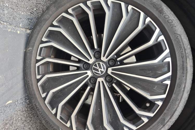 Used Volkswagen Passat 2025 Pro 380TSI Dragon Supreme Edition Exterior 1