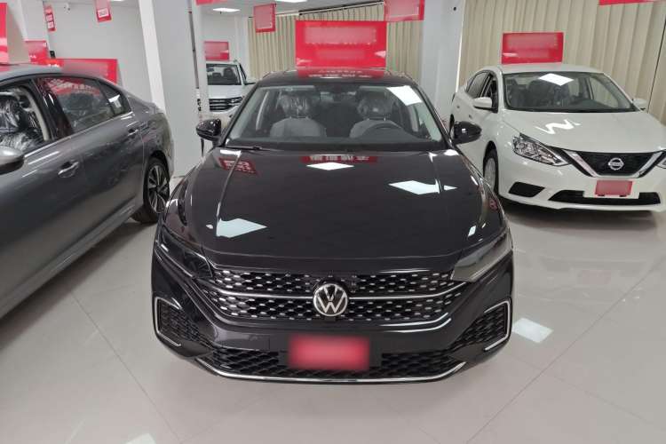 Used Volkswagen Passat 2025 Outstanding Model 330TSI Starry Elite Edition Exterior 1