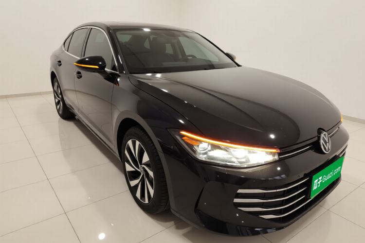 Used Volkswagen Passat 2025 Pro 380TSI Dragon Glory Edition Exterior 1