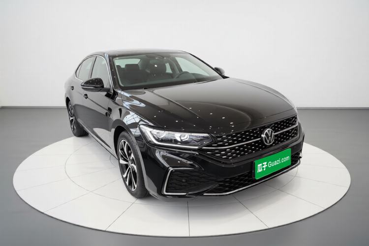 Used Volkswagen Passat 2025 Outstanding Model 380TSI Starry Dragon Edition Exterior 1