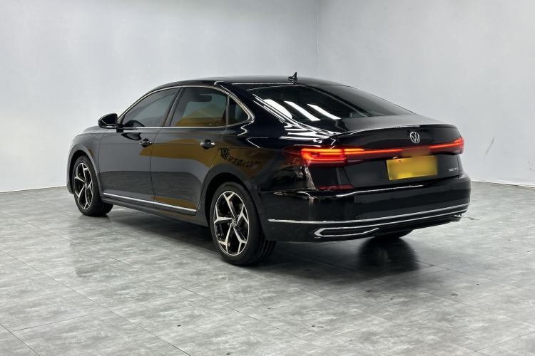 Used Volkswagen Passat 2025 Outstanding Model 380TSI Starry Dragon Edition Exterior 11