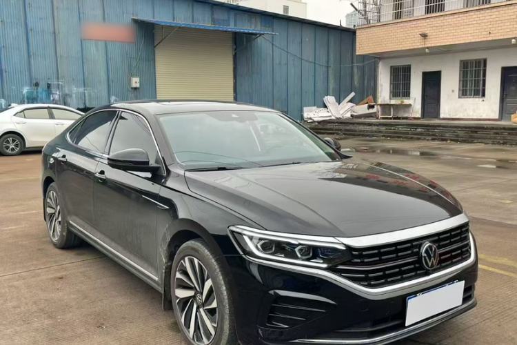 Used Volkswagen Passat 2025 Outstanding Model 380TSI Dragon Glory Edition Exterior 2