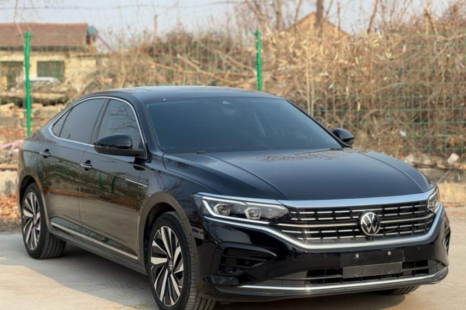 Used Volkswagen Passat 2025 Outstanding Model 380TSI Dragon Glory Edition Exterior 2
