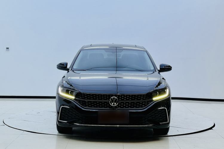 Used Volkswagen Passat 2025 Outstanding Model 380TSI Starry Dragon Edition Exterior 2